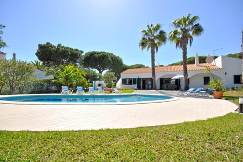 View (from property/room), Other, Swimming pool, sunbed