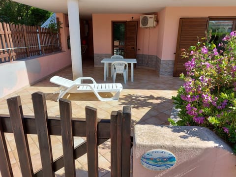 Patio, Facade/entrance