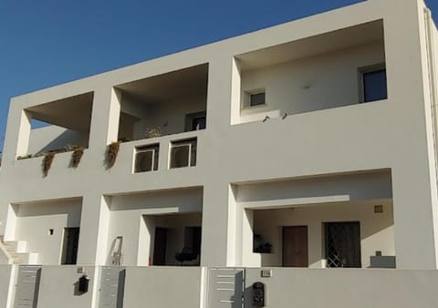 Property building, Internal: Not applicable to any particular room