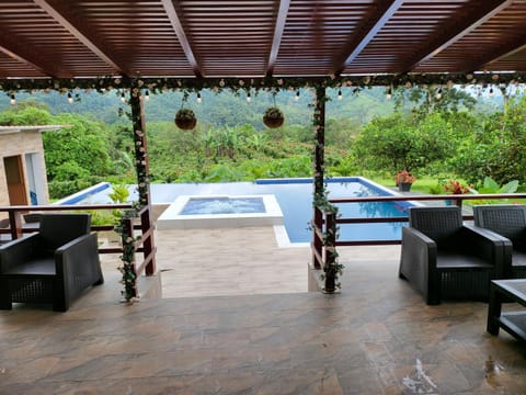Hot Tub, Swimming pool