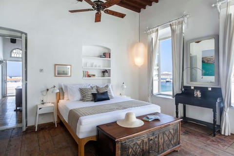Bed, Bedroom, Garden view, Pool view, Sea view