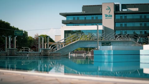 Property building, Swimming pool