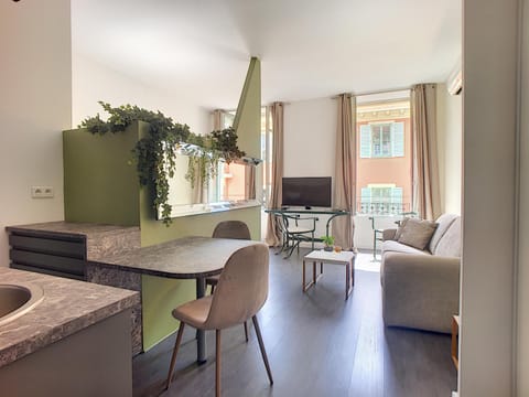 Living room, Dining area