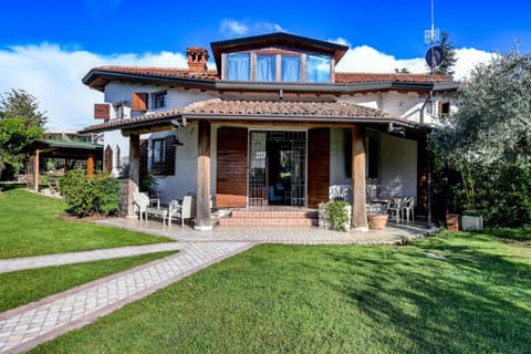 Property building, Facade/entrance, Off site