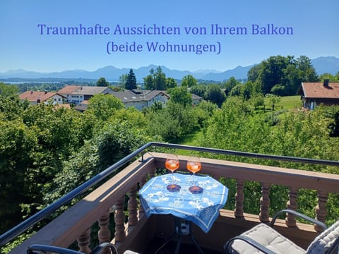 View (from property/room), Seating area, Lake view, Mountain view