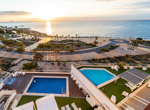 Day, Natural landscape, Bird's eye view, Pool view, Sea view, Swimming pool, Sunrise, Sunset, sunbed