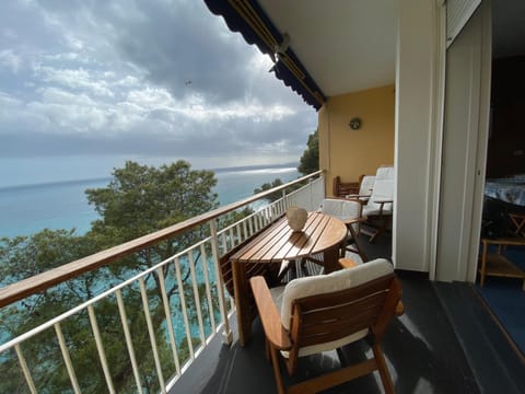 LIGURIA HOLIDAYS - "Scogliera Gaby" Apartment in Liguria