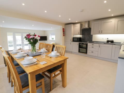 Hen Dy Bryn Mawndy House in Wales