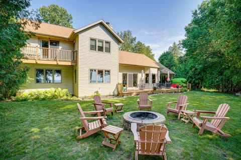 Sturgeon Bay Hideaway with Direct Water Access! House in Door County