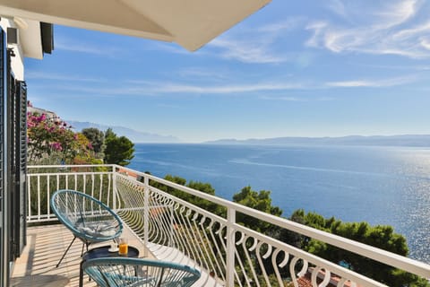 Natural landscape, View (from property/room), Balcony/Terrace, Sea view