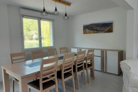 Gîte en bord de Meuse House in Wallonia, Belgium