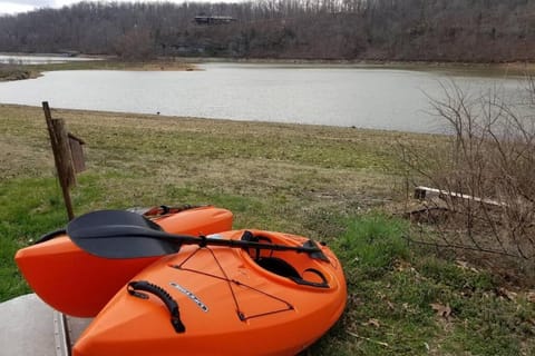 Lakehouse has Spectacular View plus Easy Access! Apartment in Arkansas