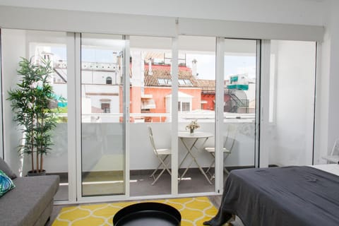 Balcony/Terrace, City view