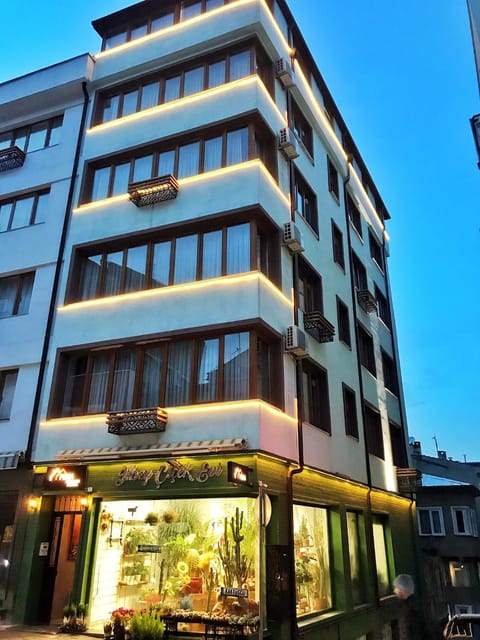 Property building, Day
