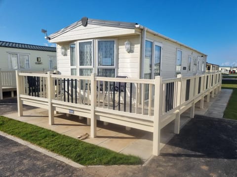8 BERTH DELUXE CARAVAN Pg156 GOLDEN PALM CHAPEL ST LEONARDS Apartment in Chapel Saint Leonards