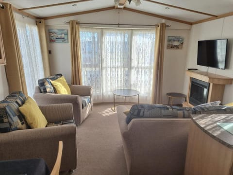 8 BERTH DELUXE CARAVAN Pg156 GOLDEN PALM CHAPEL ST LEONARDS Apartment in Chapel Saint Leonards