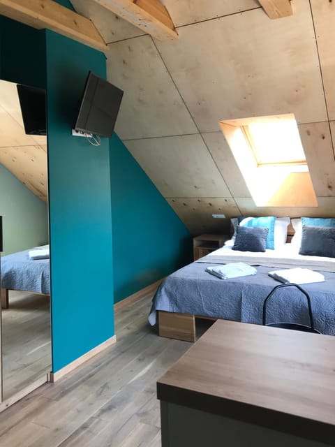 Bed, Photo of the whole room