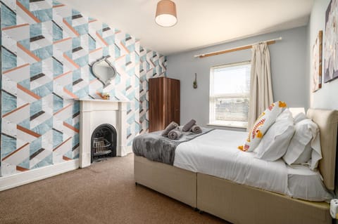 Bed, Photo of the whole room, Bedroom