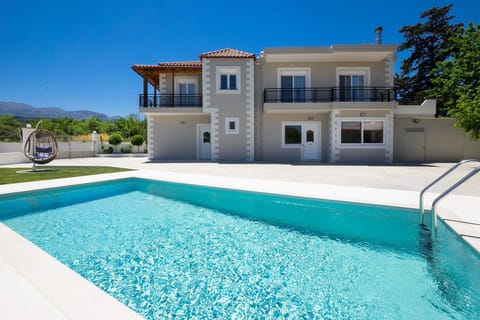 Property building, Day, Natural landscape, Swimming pool