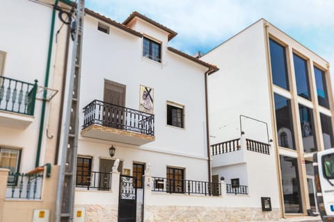 Property building, Facade/entrance, Certificate/Award, Family