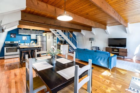 Living room, Dining area