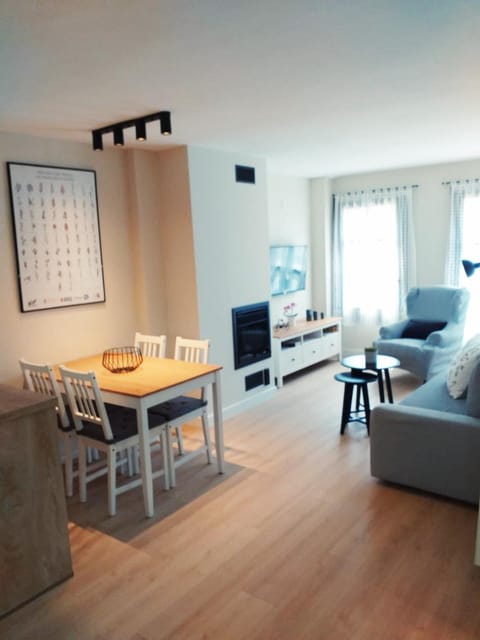 TV and multimedia, Living room, Dining area