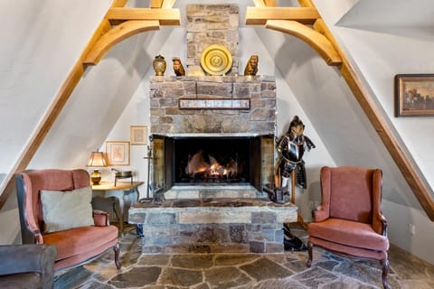 The Castle - Chateau De Melusine House in Idaho