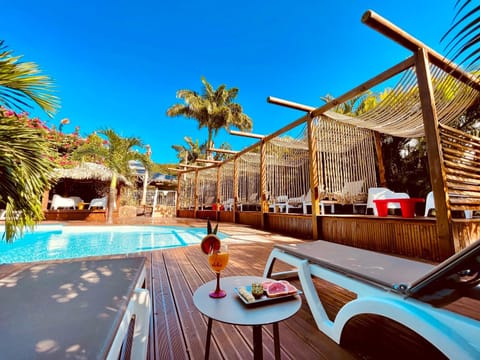 Food and drinks, Swimming pool, sunbed