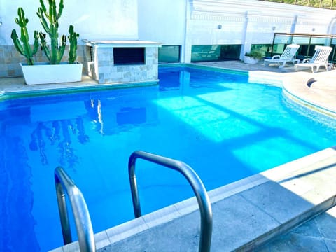 Swimming pool, Swimming pool