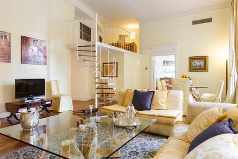 Communal lounge/ TV room, TV and multimedia, Living room, Dining area, Evening entertainment