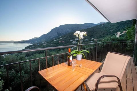 Balcony/Terrace, Mountain view, Sea view