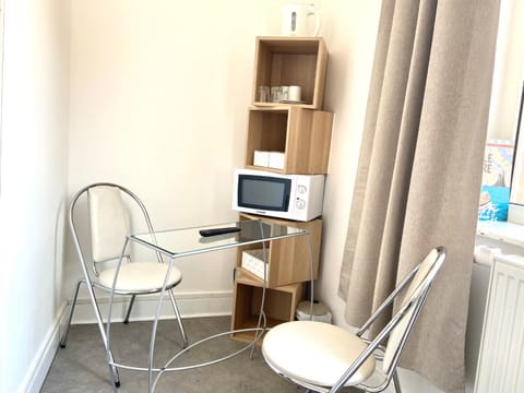 TV and multimedia, hair dresser