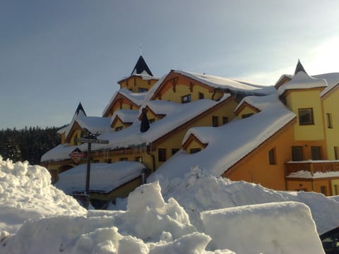 Facade/entrance, Winter