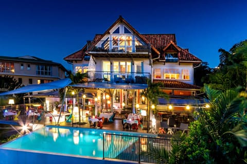 Restaurant/places to eat, Pool view, Swimming pool, Breakfast