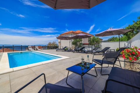Balcony/Terrace, Swimming pool
