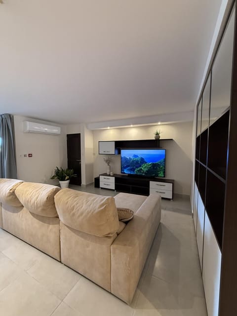 TV and multimedia, Seating area