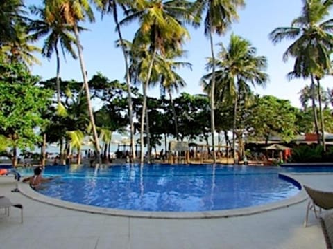 Day, Swimming pool