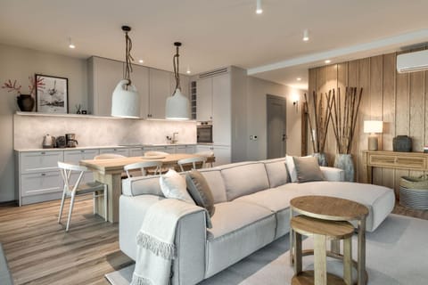 Kitchen or kitchenette, Living room