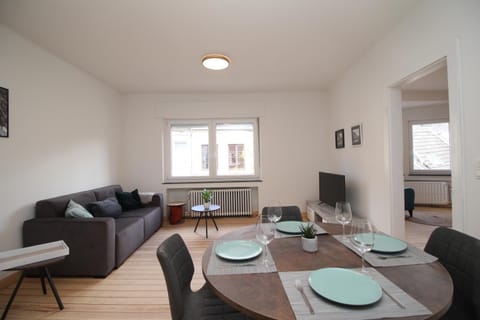 Living room, Seating area, Dining area