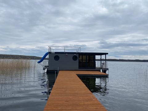 Houseboat Park Wodny Cieszyno Apartment in West Pomeranian Voivodeship, Poland