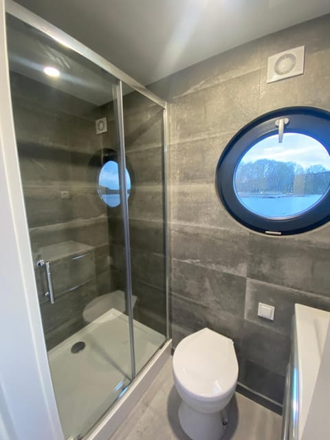 Houseboat Park Wodny Cieszyno Apartment in West Pomeranian Voivodeship, Poland