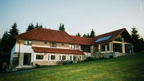 Property building, Natural landscape, Summer, Garden view