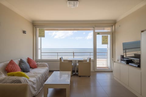 TV and multimedia, Balcony/Terrace, Living room