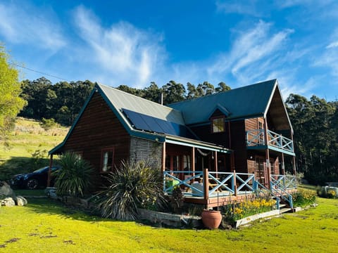 Snug Views House in Tasmania