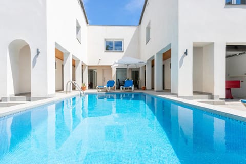 Property building, Swimming pool