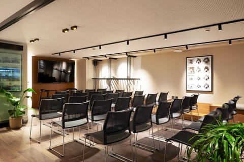 Meeting/conference room
