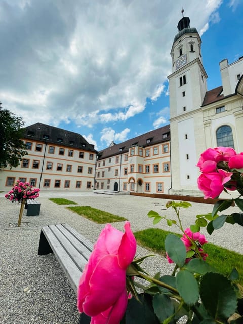 Property building, Patio, Nearby landmark, Garden, Inner courtyard view