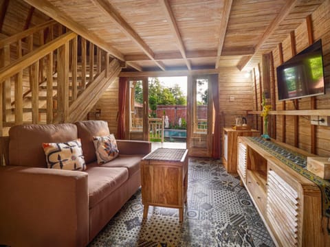 Communal lounge/ TV room, Living room, Seating area