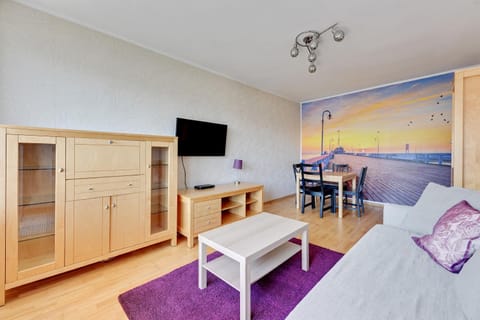 TV and multimedia, Living room, Dining area