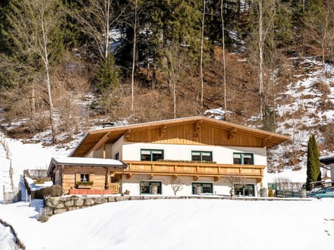 Property building, Winter